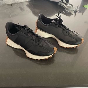 New Balance 327 size 6